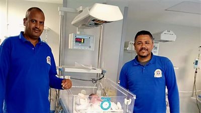 30 دقيقة صنعت الفارق.. قصة ولادة طارئة داخل منزل بالغردقة