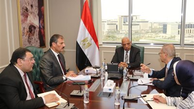  وزير الكهرباء  يجتمع بخلية إدارة الأزمة ويتابع خطة التشغيل لتأمين الشبكة الموحدة