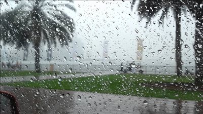 سحب رعدية ممطرة تتقدم نحو البلاد.. الأرصاد تحذر من طقس الساعات المقبلة