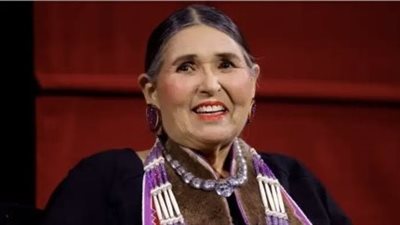 بعد موقفها الشهير في الأوسكار..وفاة الناشطة والممثلة ساشين ليتلفيذر عن 75 عامًا