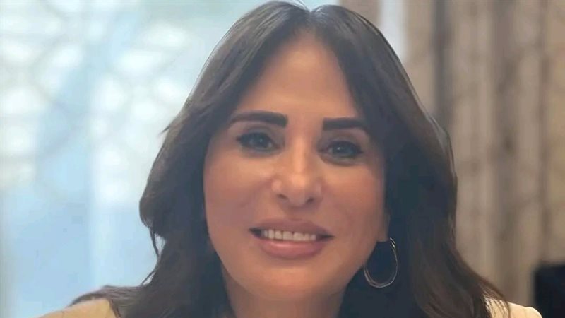 وزيرة الإسكان 