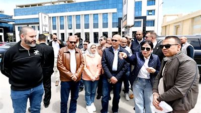 وزيرة الإسكان في جولة مفاجئة بـ6 أكتوبر: توجيهات حاسمة للالتزام بالجداول الزمنية