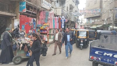 حملات مكثفة لإزالة الإشغالات والتعديات بالقوصية وإعادة الانضباط للشارع