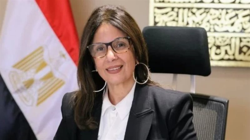 وزيرة الثقافة