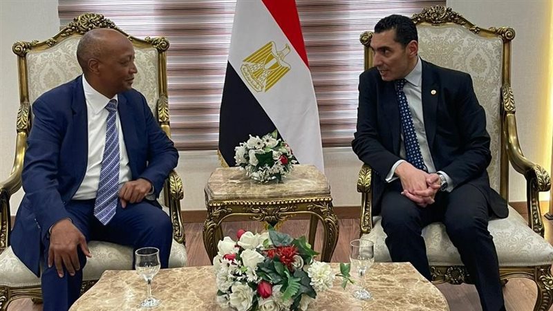 وزير الرياضة ورئيس الكاف