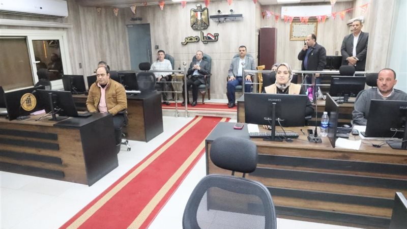 محافظ المنوفية يتابع غلق المحلات العامة التاسعة مساء
