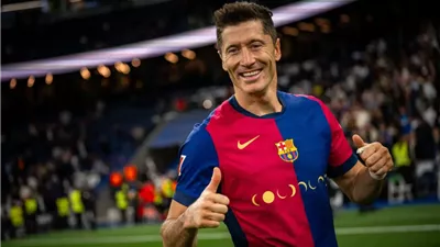 توتر في برشلونة.. ليفاندوفسكي غاضب بعد تبديله ضد أتلتيكو