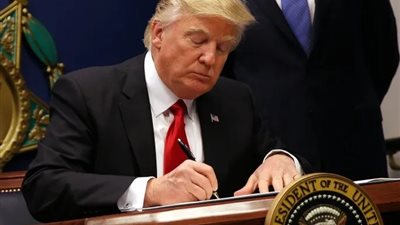 ترامب يسخر من بريطانيا ويرحب بالملك والملكة للاحتفال بالذكرى 250 لتأسيس أمريكا