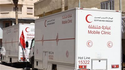 الهلال الأحمر المصري يُطلق قوافل طبية لتقديم الرعاية الصحية بـ 5 محافظات