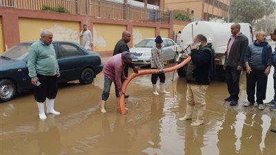 جهود مكثفة للوحدات المحلية في التعامل مع تداعيات الأمطار و التقلبات الجوية