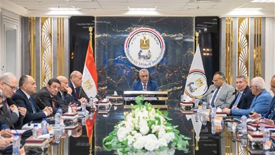  وزير الإنتاج الحربي يوجه بترشيد استهلاك الكهرباء 