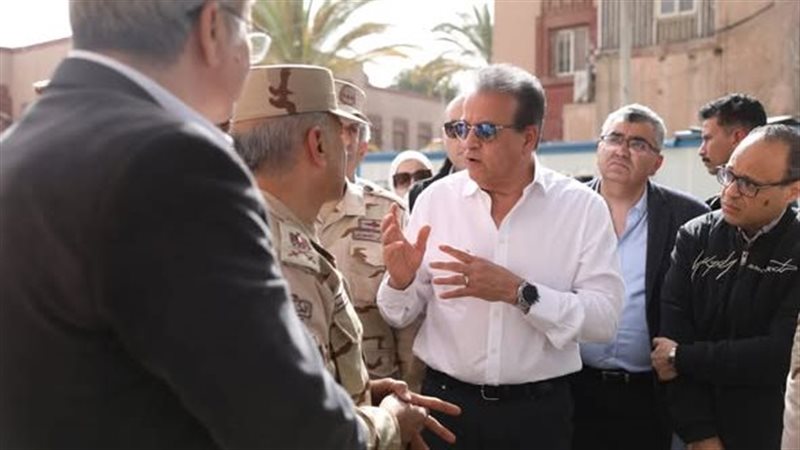 جانب من جولة وزير الصحة 
