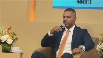 نائب رئيس البورصة يجري مباحثات مع 
