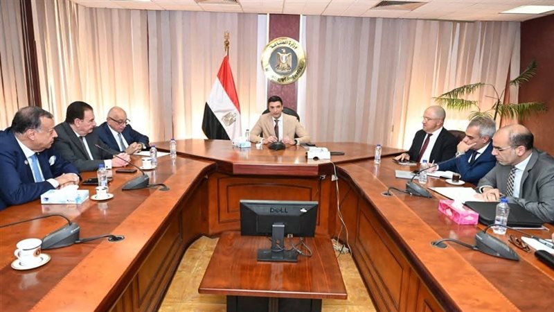 وزير الصناعة 