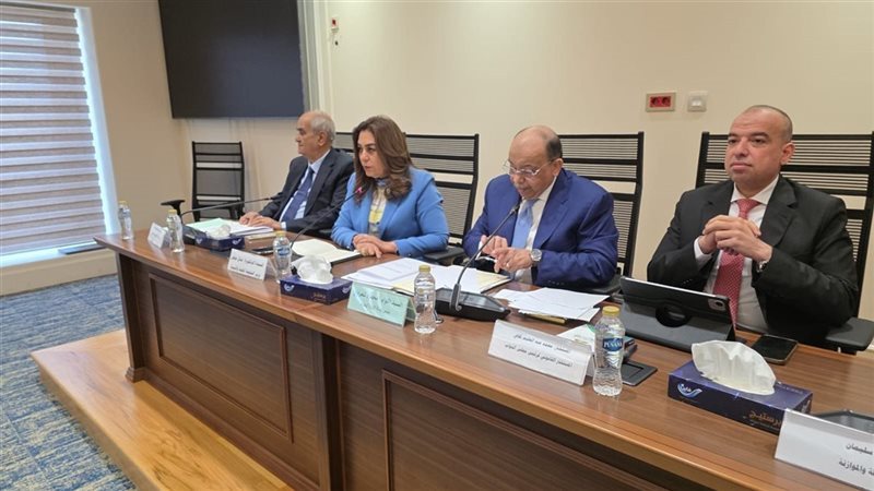 خلال اجتماع اللجنة 