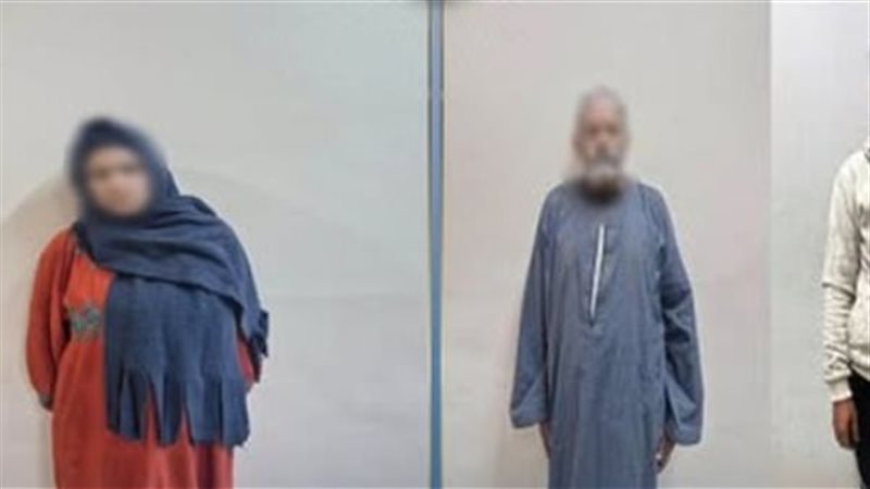 المتهمون عقب القبض عليهم