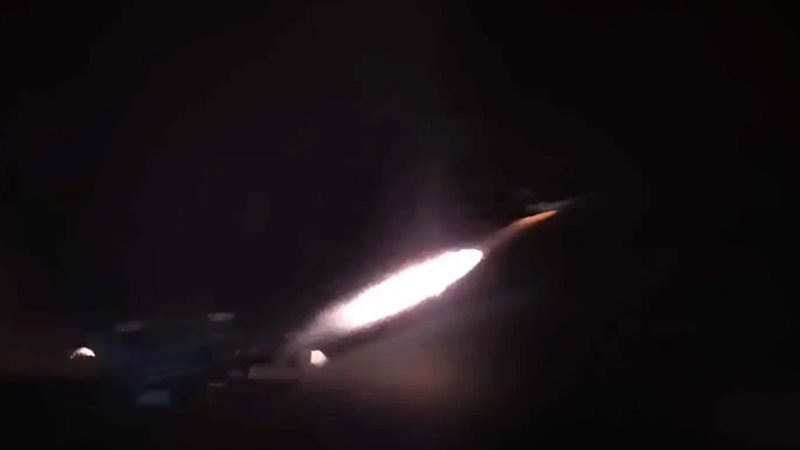 لحظة إطلاق طائرات مسيرة