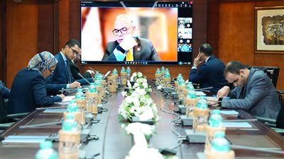 مصر وبريطانيا تبحثان تعزيز التعاون الاقتصادي ودفع الاستثمارات المشتركة