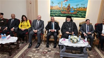 محافظ الجيزة يهنئ الأقباط بعيد القيامة من الكنيسة الكاثوليكية ويؤكد وحدة المصريين