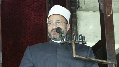 خطيب الأزهر: الأمة تعيش بين مرادين متناقضين إما وحدة واعتصام أو فرقة وتمزيق