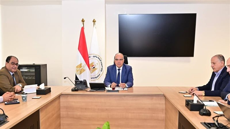  وزير الموارد المائية والري