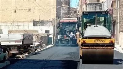 الانتهاء من رصف شارع القفاصين بأبو تيج بطول 1550 متر