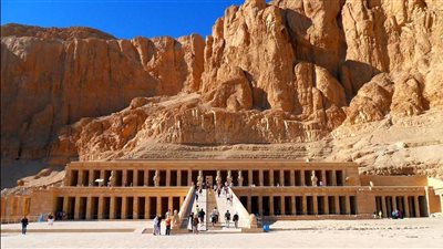 بدء مشروعات ترميم معابد الأقصر والكرنك وحتشبسوت وستي الأول في الأقصر 