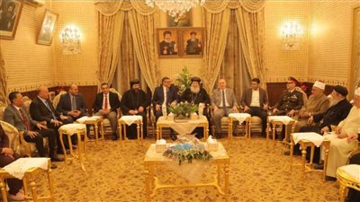 محافظ قنا ومدير الأمن يهنئان الأنبا شاروبيم بعيد القيامة بمطرانية قنا