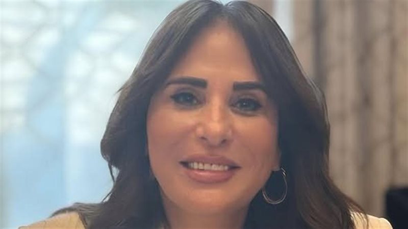 وزيرة الاسكان 