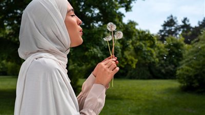 هل المرأة حرة بشكل مطلق؟.. أمينة الفتوى بدار الإفتاء المصرية تجيب