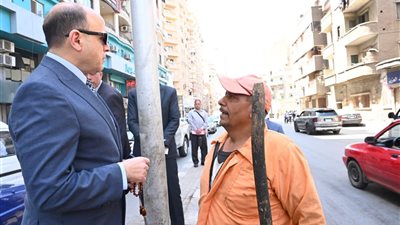 محافظ الغربية يتفقد نظافة طنطا صباحاً بعد شم النسيم ويشيد بالعمال