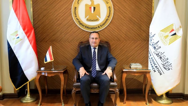 الدكتور عبدالعزيز قنصوة وزير التعليم العالي