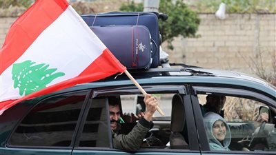 لبنان يحتفل بوقف إطلاق النار.. عودة النازحين وأجواء فرح في صيدا وبيروت