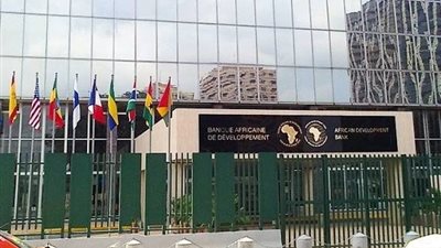 “بنك التنمية الأفريقي” في صدارة الاهتمام.. شريك رئيسي لتمويل مشروعات البنية التحتية