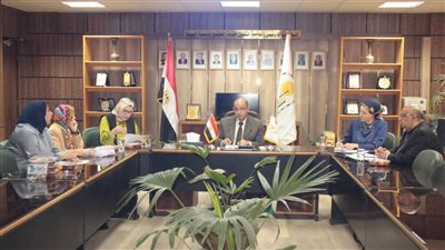جامعة أسيوط تستعرض خطط تطوير مراكز اللغات الأجنبية وتوسيع نطاق خدماتها