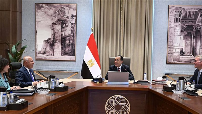 رئيس الوزراء يتابع موقف ترشيد استهلاك المواد البترولية