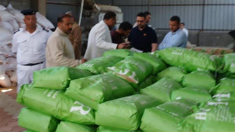 ضبط مصنع يحول العلف إلى دقيق صويا 