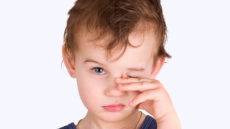 أعراض الرمد للأطفال