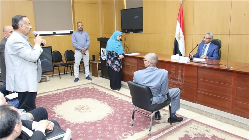 محافظ. بني سويف يستمع لشكاوى المواطنين 