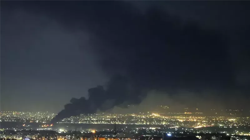 القصف على إيران 