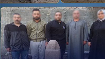 ضبط عصابة تنقيب عن الآثار بالبدرشين.. حفرة 15 متر وتمثال جرانيت فى قبضة الأمن
