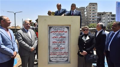 محافظ أسيوط يضع حجر الأساس لتطوير مجمع مواقف نزلة عبد اللاه بحي شرق