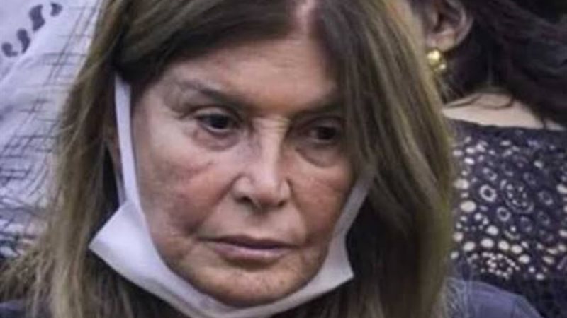الفنانة ميرفت أمين 
