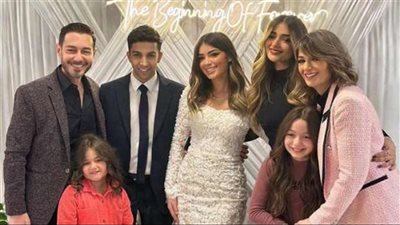 في عيد ميلاده.. أحمد زاهر يكشف سر علاقته القوية ببناته الأربعة: “هم حياتي وصحابي”
