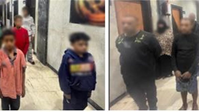 المتهمون عقب القبض عليهم