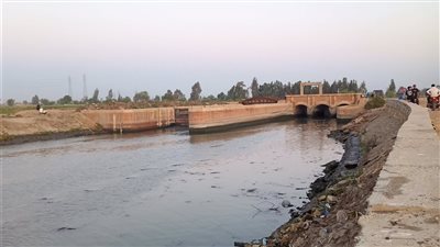 انتشال جثمان شاب غرق أثناء الاستحمام ببحر شبين في المحلة الكبرى
