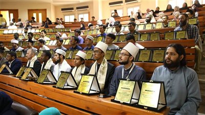العلوم الإسلامية للوافدين تكرم المتفوقين وشركاء النجاح في حفل ختام أنشطتها الجامعية
