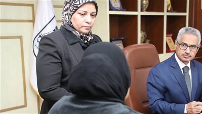 محافظ بني سويف يوجه بدعم إنساني عاجل لأرملة وسيدة من الغارمات 