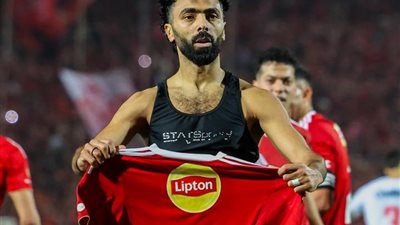 انفراجة في ملف تجديد عقد حسين الشحات مع الأهلي بالموسم الجديد