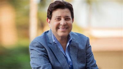 وفاة الفنان هاني شاكر بعد معاناة مع المرض عن عمر 73 عاما